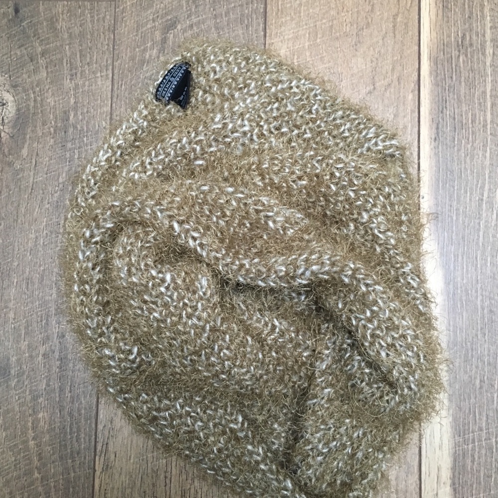 Green fuzzy infinity scarf